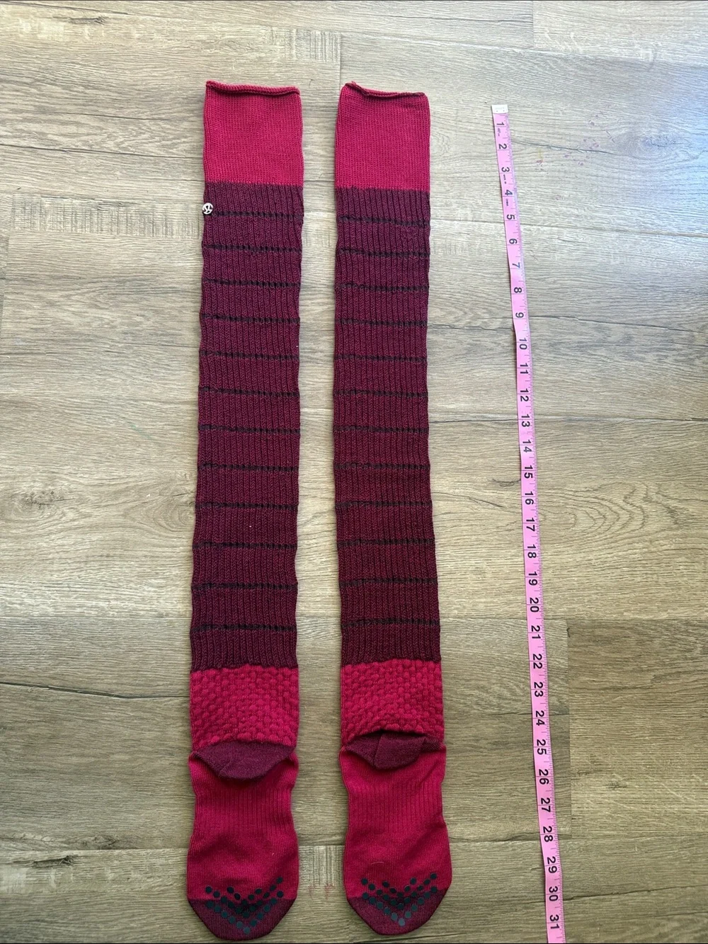 New Lululemon leg warmers Knee-High Ribbed Knit Socks in Burgundy and Raspberry